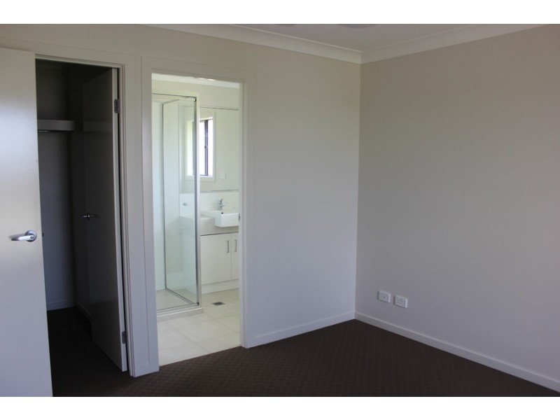 7 Sophia Crescent, Cotswold Hills QLD 4350