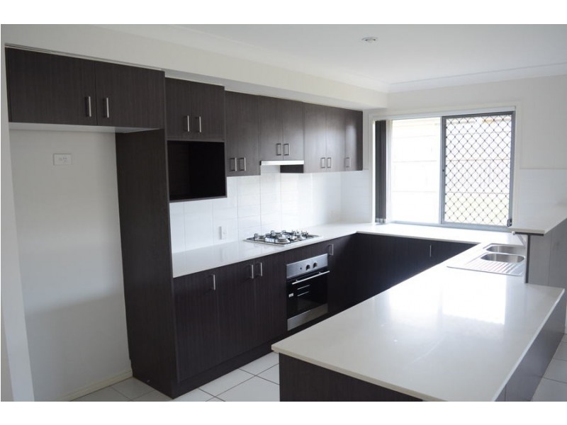 5 Goshawk Drive, Kleinton QLD 4352