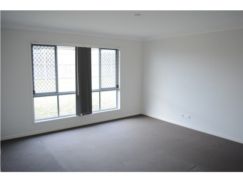 5 Goshawk Drive, Kleinton QLD 4352