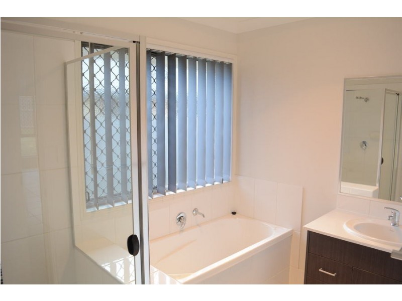 5 Goshawk Drive, Kleinton QLD 4352