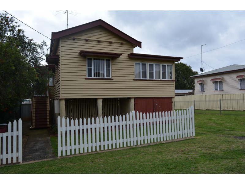 15 Kenilworth Street, North Toowoomba QLD 4350