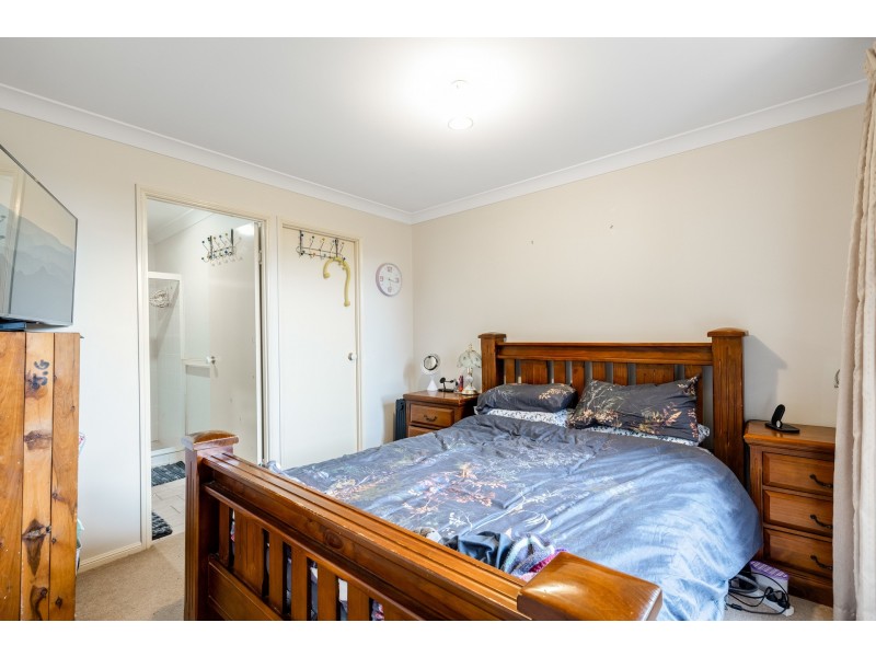 7 Jade Close, Darling Heights QLD 4350