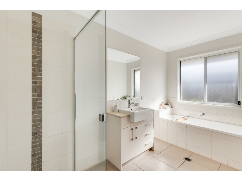 12 Breanna Street, Cotswold Hills QLD 4350