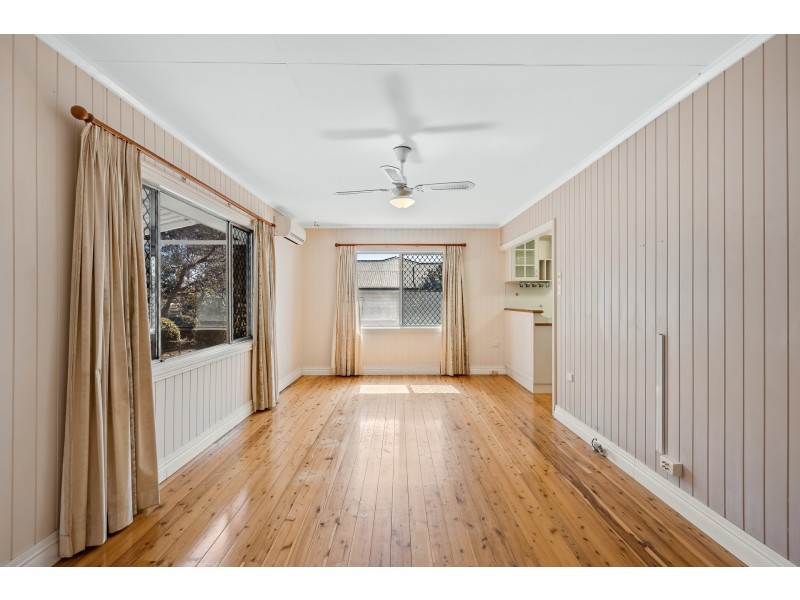 26 Hillside Street, Newtown QLD 4350