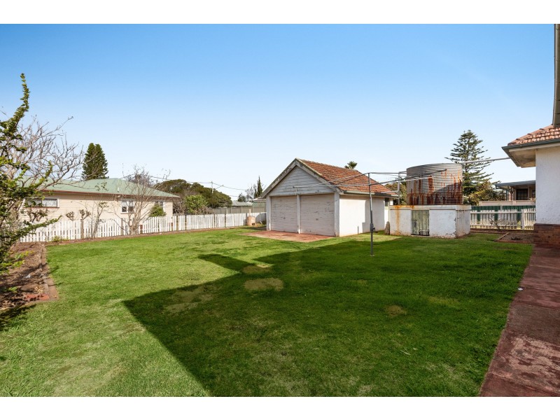 44 Drayton Road, Harristown QLD 4350