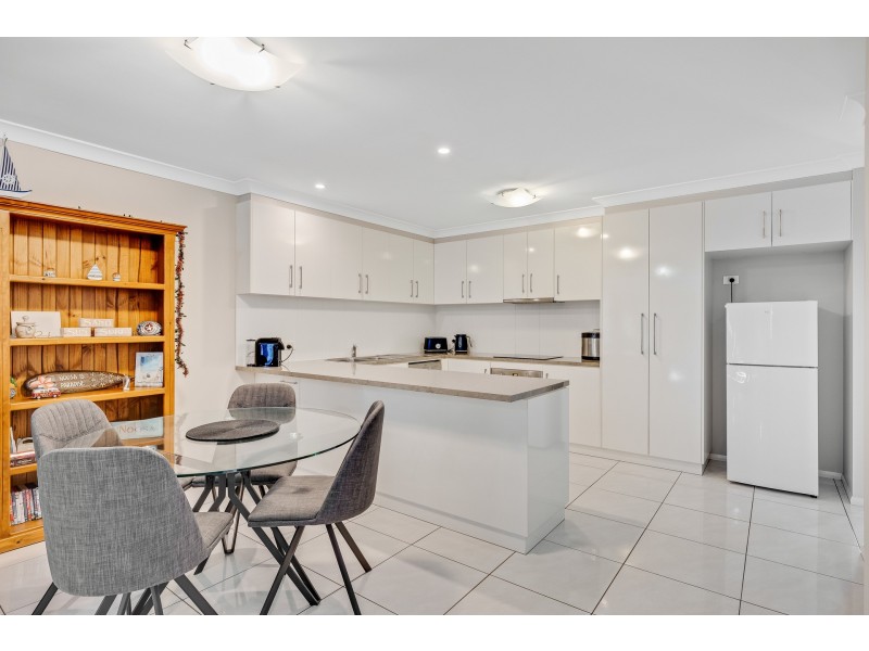 2/13 Wapiti Street, Kearneys Spring QLD 4350