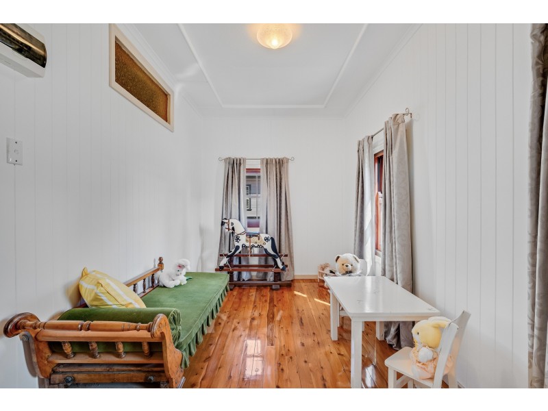 24 Bothwell Street, Newtown QLD 4350