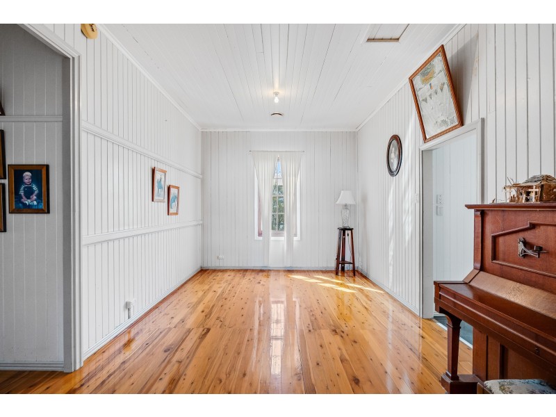 24 Bothwell Street, Newtown QLD 4350