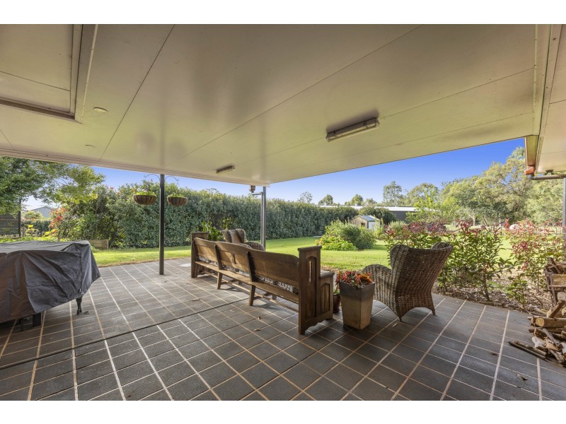10 Kennedy Street, Cabarlah QLD 4352