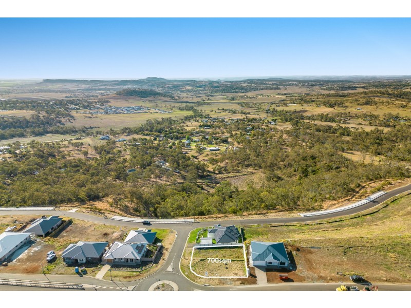 92 Adelaide Street, Cranley QLD 4350
