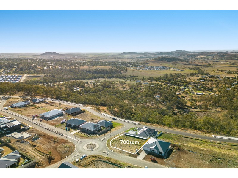 92 Adelaide Street, Cranley QLD 4350