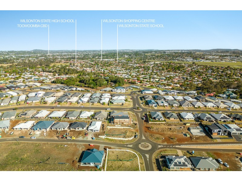 92 Adelaide Street, Cranley QLD 4350