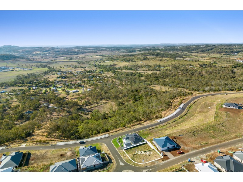 92 Adelaide Street, Cranley QLD 4350