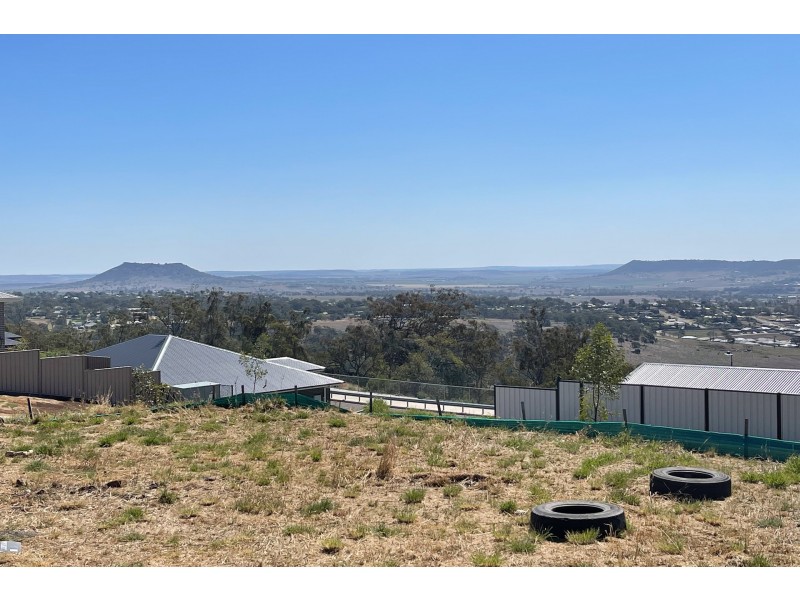 92 Adelaide Street, Cranley QLD 4350