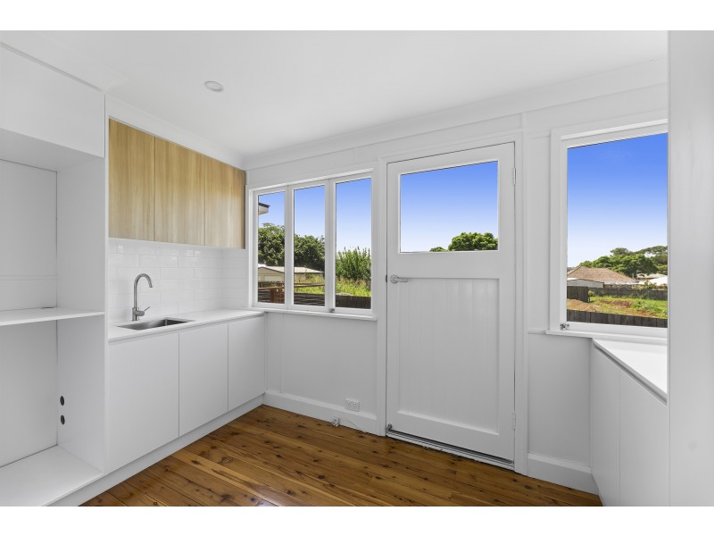 9 Pottinger Street, Newtown QLD 4350