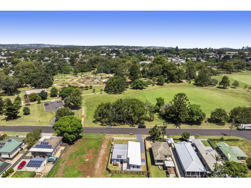 9 Pottinger Street, Newtown QLD 4350