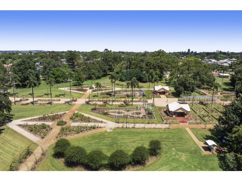 9 Pottinger Street, Newtown QLD 4350