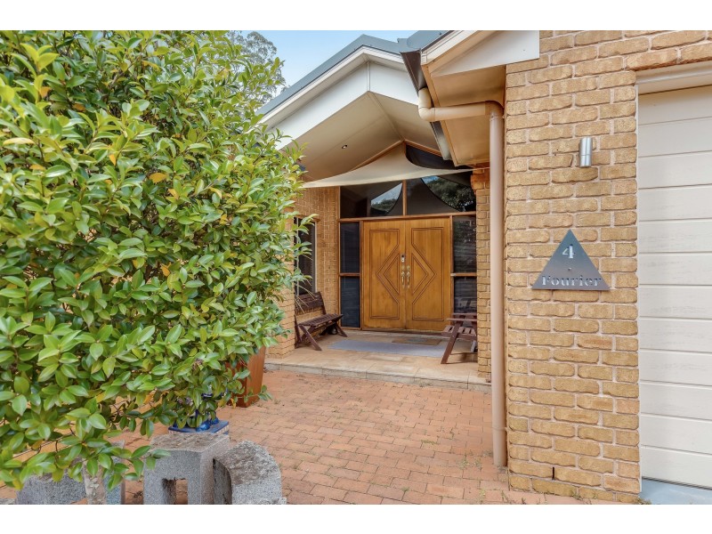 4 Leanne Court, Highfields QLD 4352