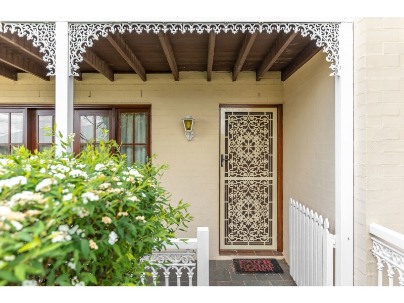 1/2 Sharon Court, Darling Heights QLD 4350