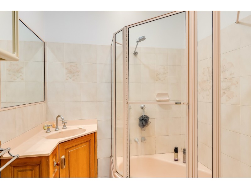 1/2 Sharon Court, Darling Heights QLD 4350