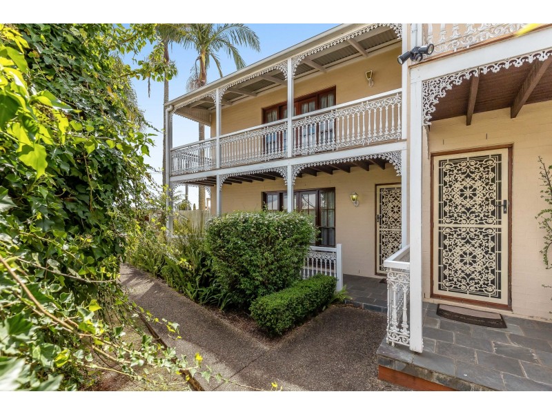 1/2 Sharon Court, Darling Heights QLD 4350