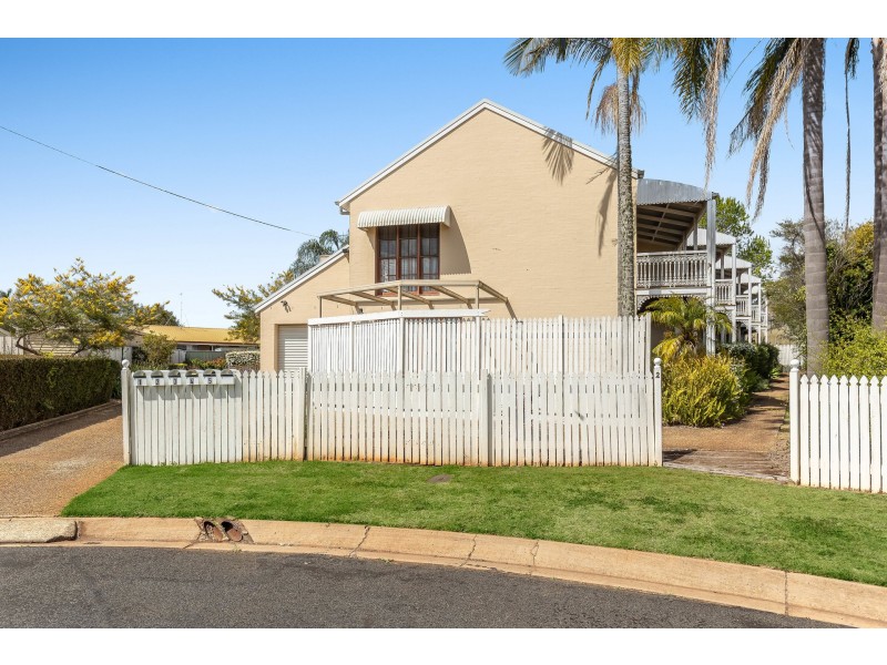 1/2 Sharon Court, Darling Heights QLD 4350