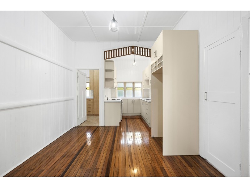 6 Perry Street, Harlaxton QLD 4350