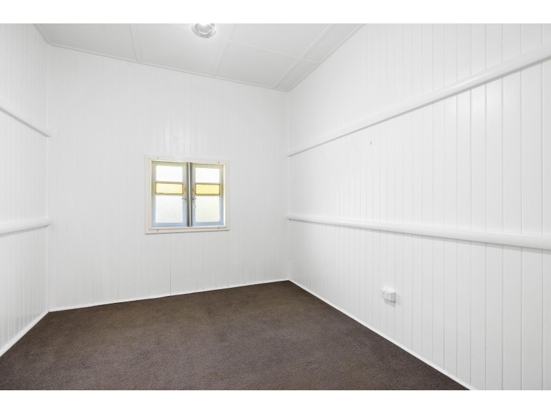 6 Perry Street, Harlaxton QLD 4350