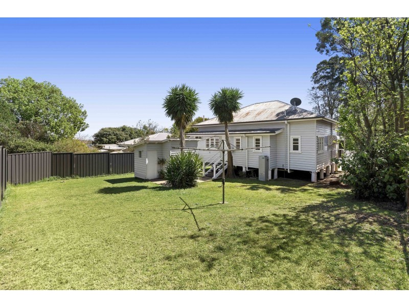 6 Perry Street, Harlaxton QLD 4350