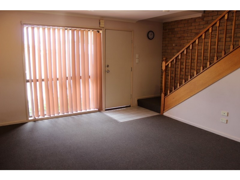 3/4 Garget Street, East Toowoomba QLD 4350