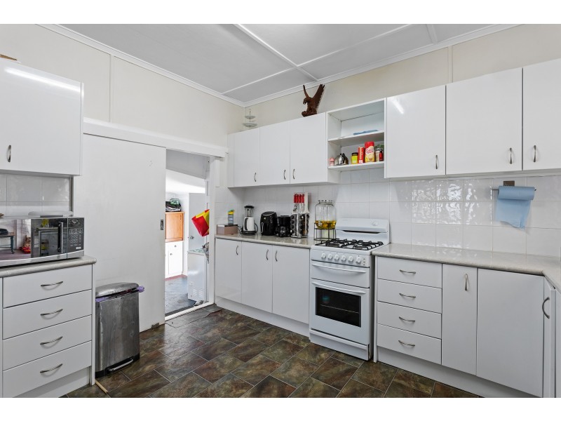 19 Warwick Street, Harristown QLD 4350