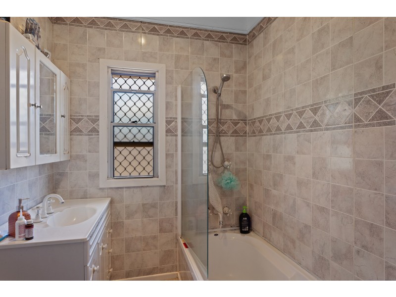 19 Warwick Street, Harristown QLD 4350