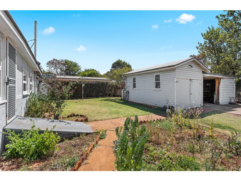 19 Warwick Street, Harristown QLD 4350