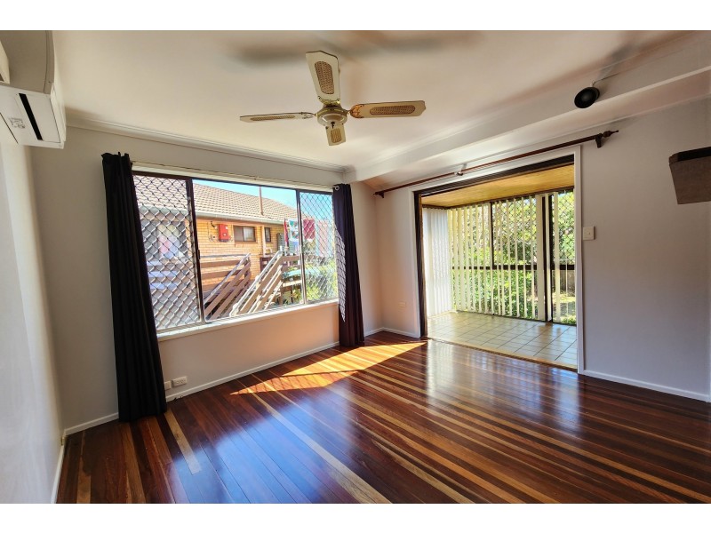 4 Henry Street, Mount Lofty QLD 4350