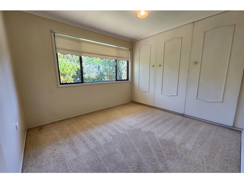 4 Henry Street, Mount Lofty QLD 4350