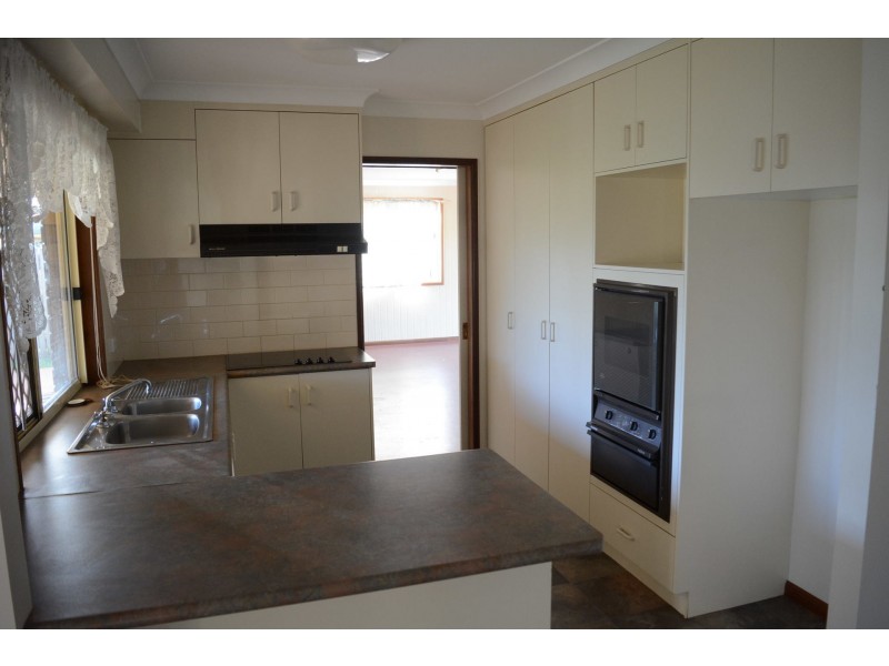 18 Malt Court, Kearneys Spring QLD 4350