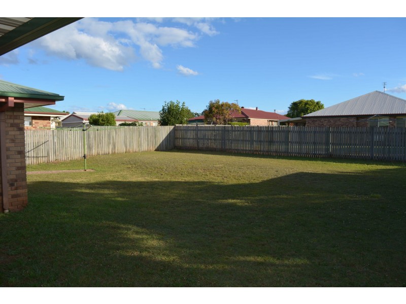 18 Malt Court, Kearneys Spring QLD 4350