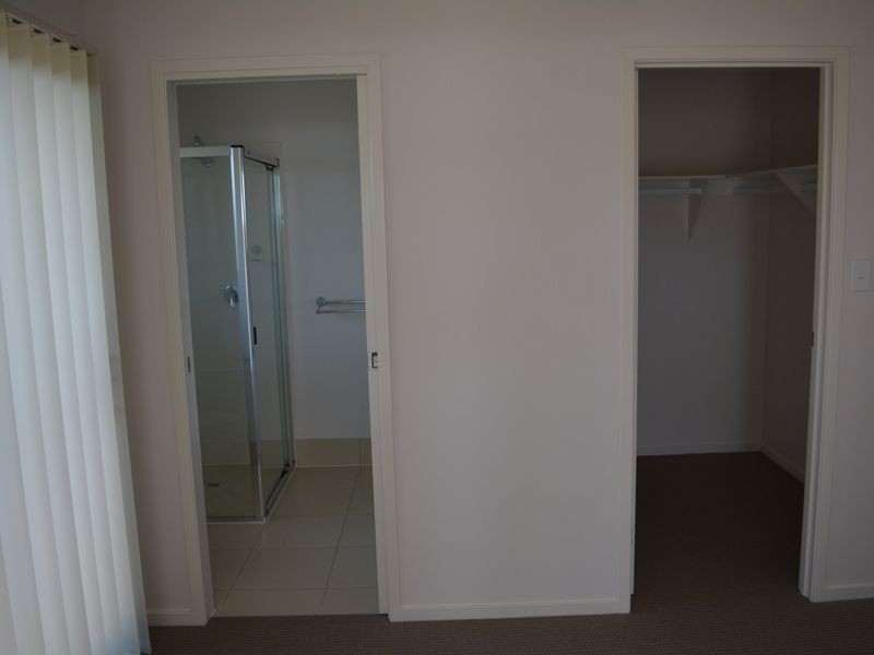 2/11 Carlin Street, Glenvale QLD 4350