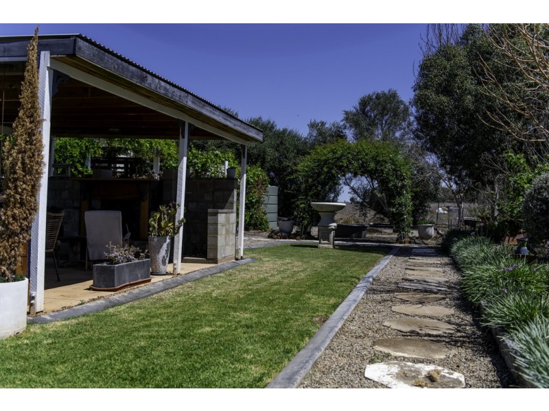 1633 Jondaryan Nungil Road, Brymaroo QLD 4403