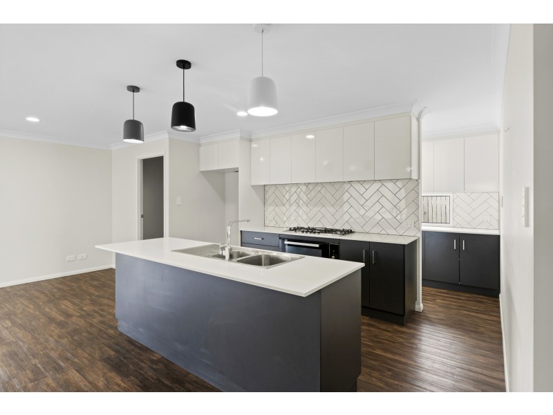 47 Shelby Street, Glenvale QLD 4350