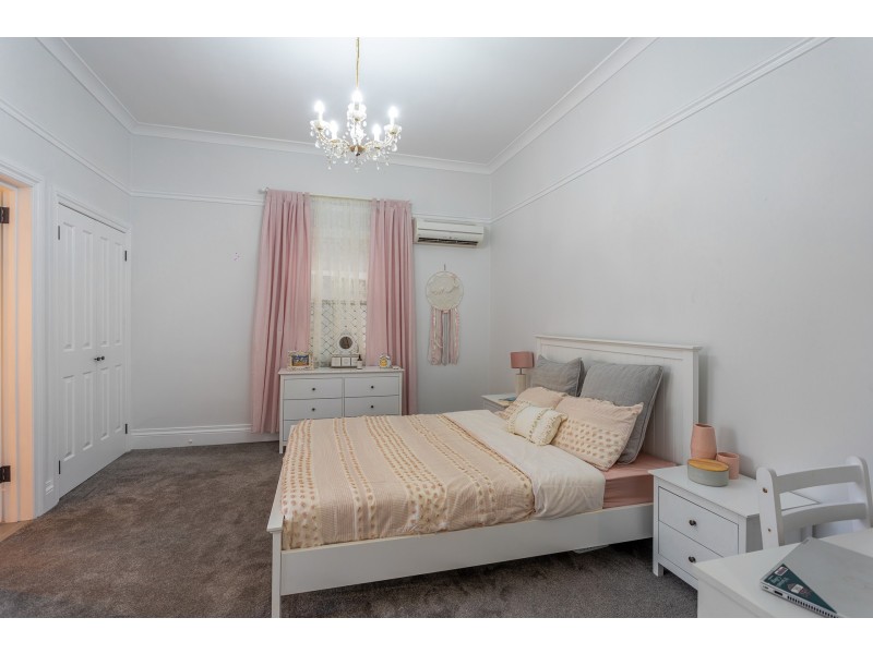 311 South Street, Harristown QLD 4350