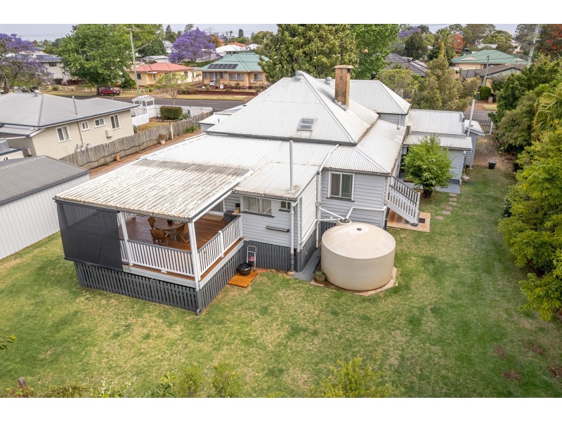 311 South Street, Harristown QLD 4350