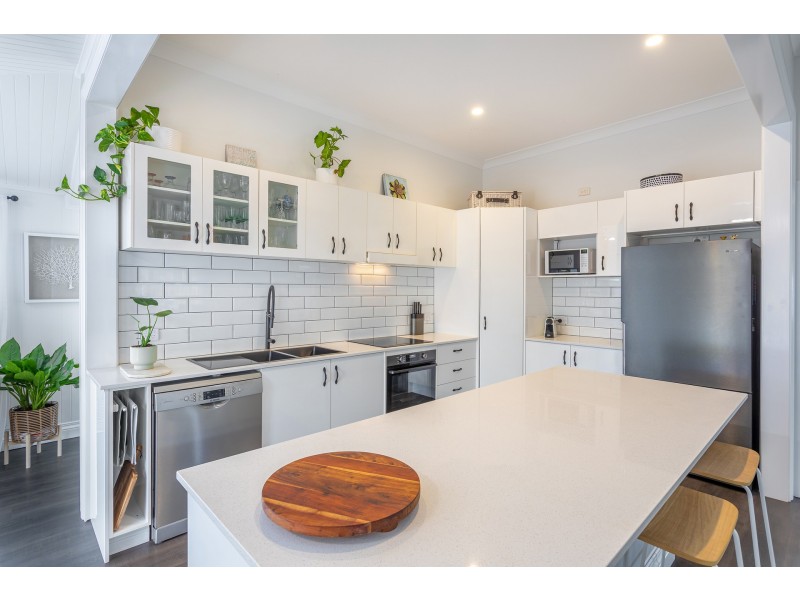 311 South Street, Harristown QLD 4350