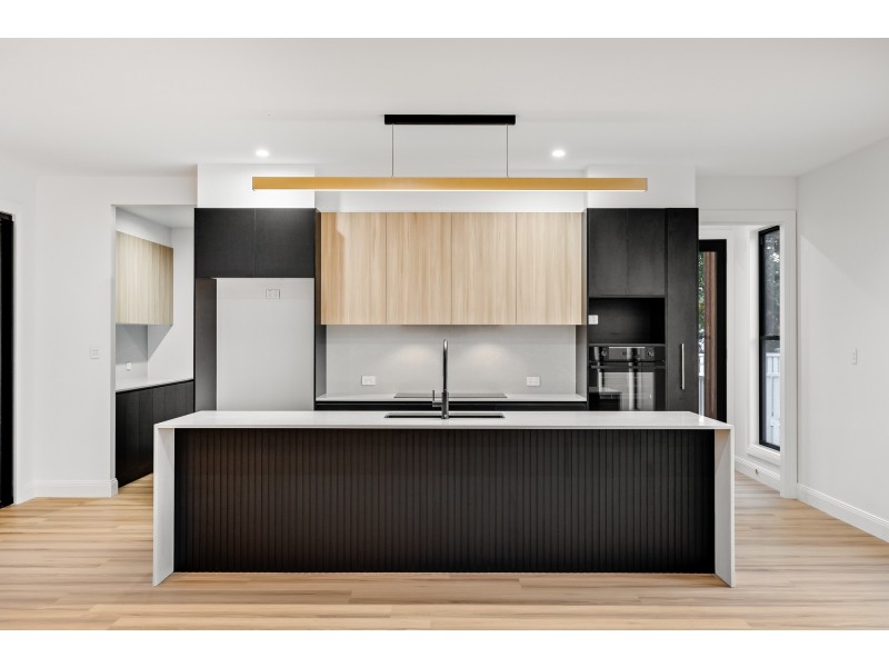 14 Rhyde Street, Mount Lofty QLD 4350