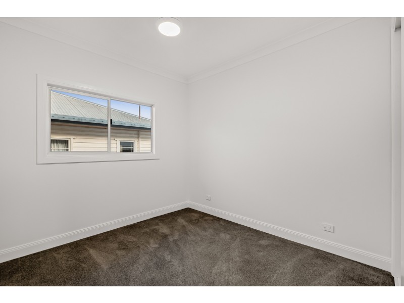 14 Rhyde Street, Mount Lofty QLD 4350