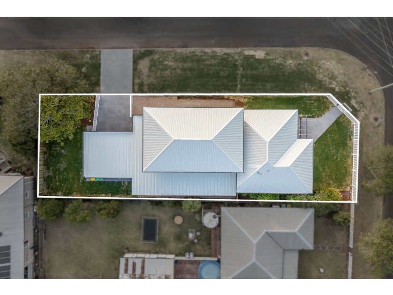 14 Rhyde Street, Mount Lofty QLD 4350