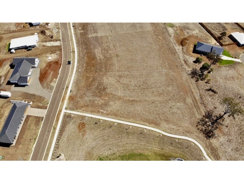 28 Gran Paradiso Way, Meringandan West QLD 4352