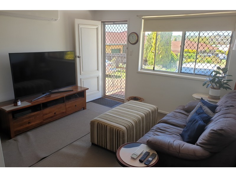 1/9 Lovejoy Court, Kearneys Spring QLD 4350
