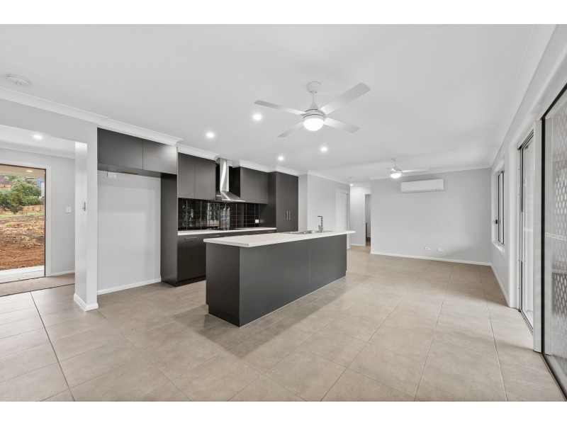 21 Alpine Court, Cranley QLD 4350