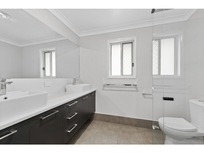 21 Alpine Court, Cranley QLD 4350